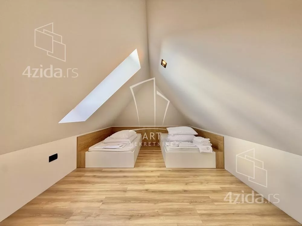 Četvoroiposoban stan | 4zida