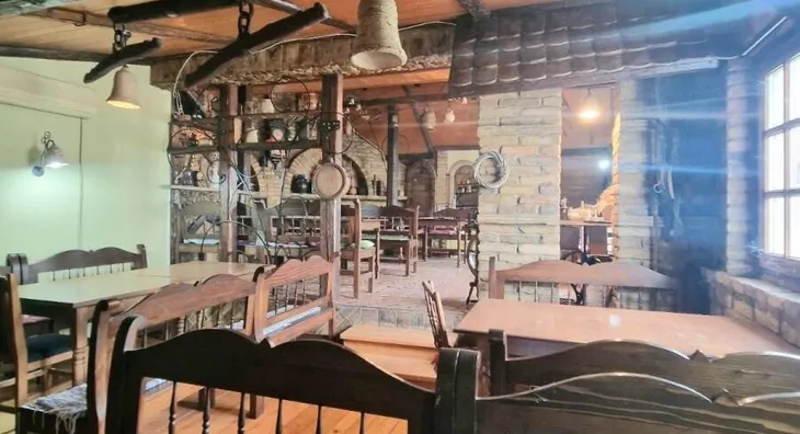 Lokal | 4zida