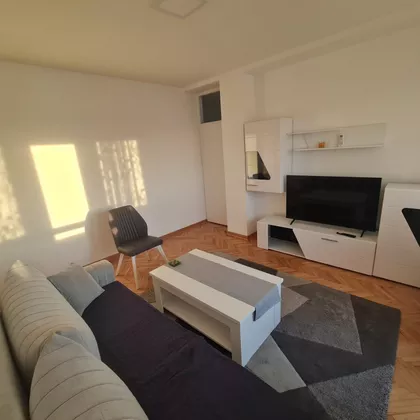 Trg Učitelj Tase | 4zida.rs