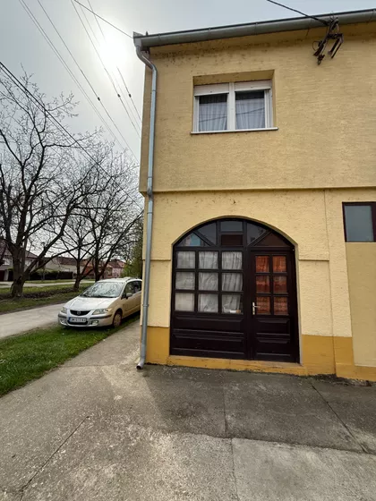 Laze Harambaše 1 | 4zida.rs