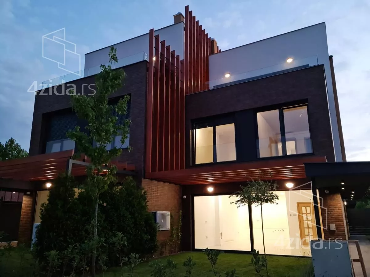 Kuća | 4zida