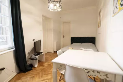 Hilandarska bb | 4zida.rs