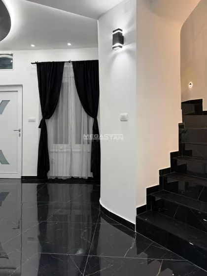 Vukov Spomenik | 4zida.rs