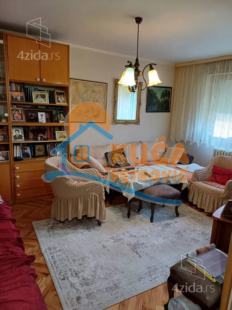 Troiposoban stan | 4zida