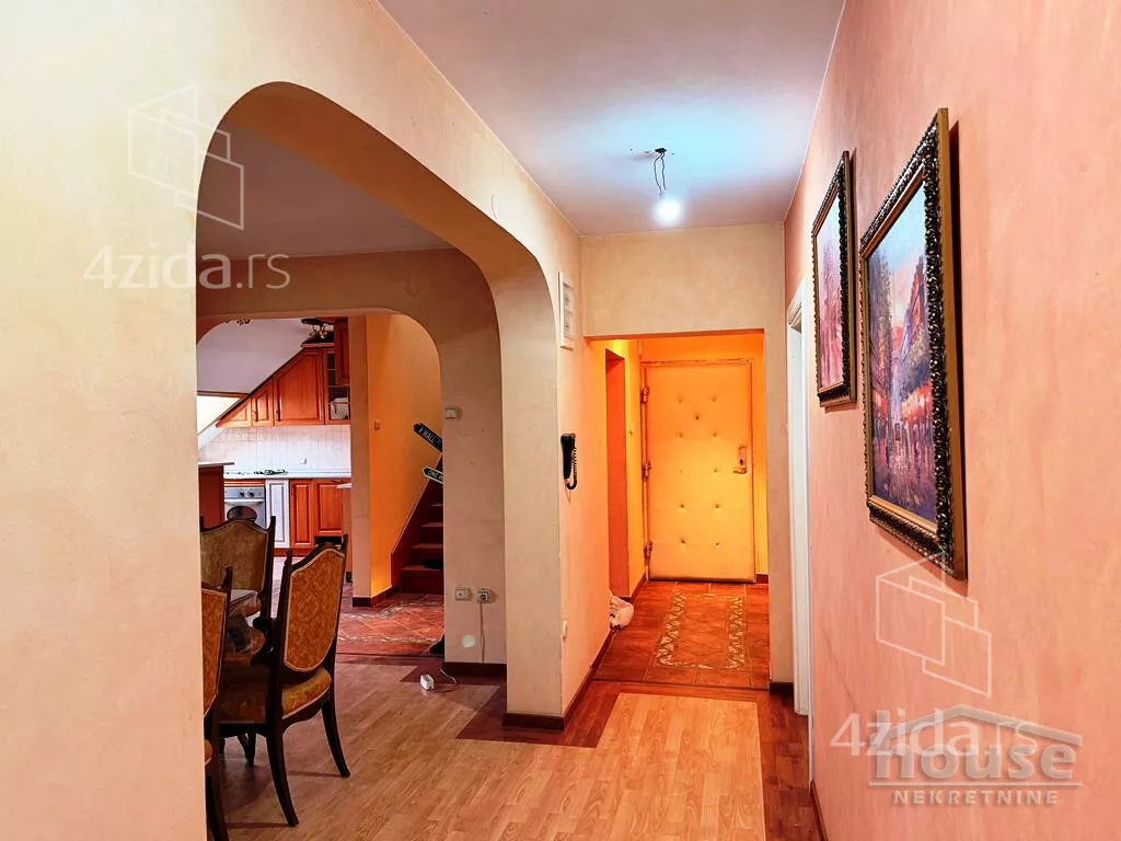 Petosoban stan | 4zida