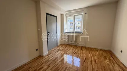 Cara Dušana | 4zida.rs