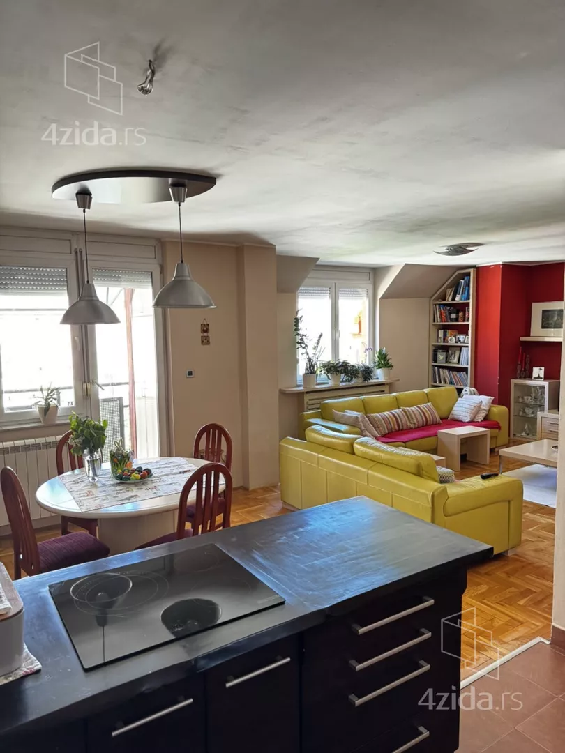 Četvoroiposoban stan | 4zida