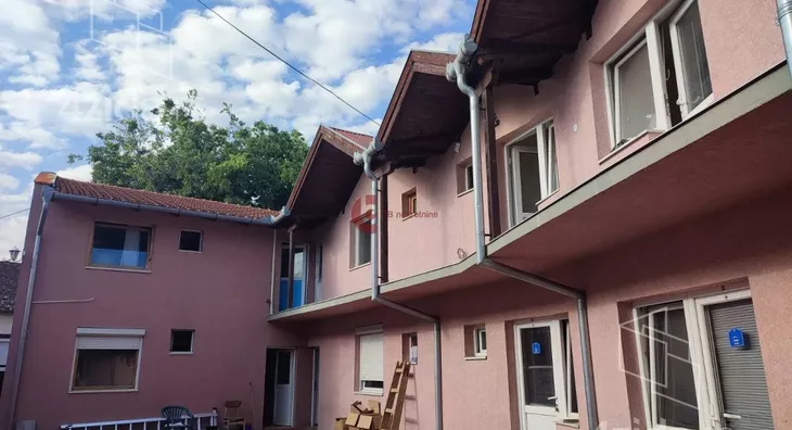 Poslovna zgrada | 4zida