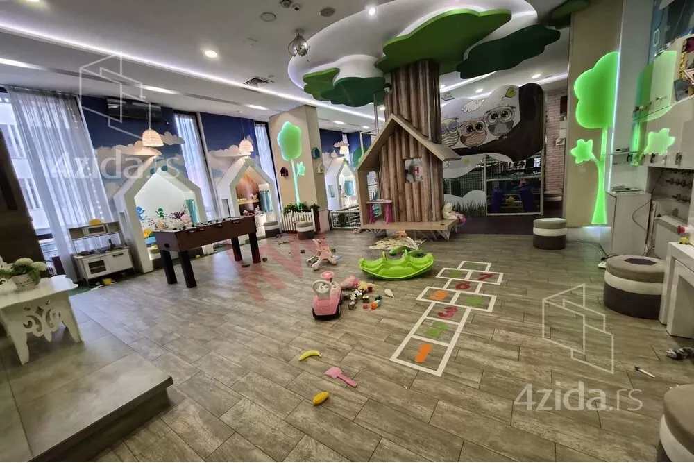 Poslovni prostor | 4zida