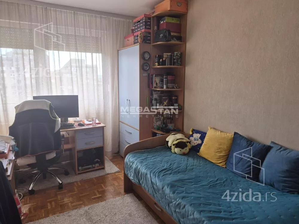 Troiposoban stan | 4zida