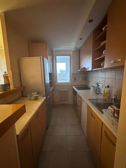 Indire Gandi 8 | 4zida.rs