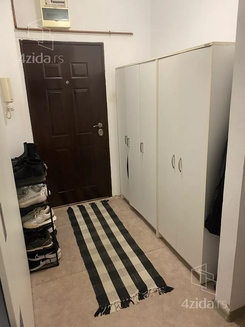 Četvoroiposoban stan | 4zida