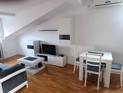 Jovanke Radaković | 4zida.rs