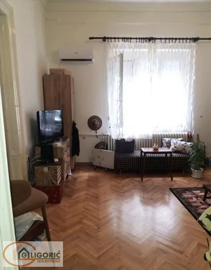Pravni fakultet - Vračar | 4zida.rs