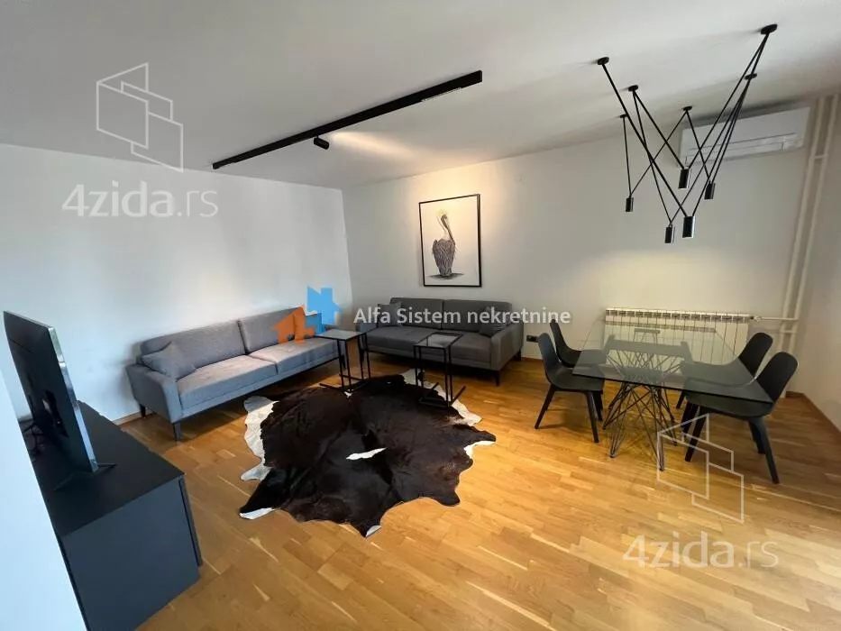 Četvoroiposoban stan | 4zida