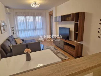 Tadije Sondermajera | 4zida.rs