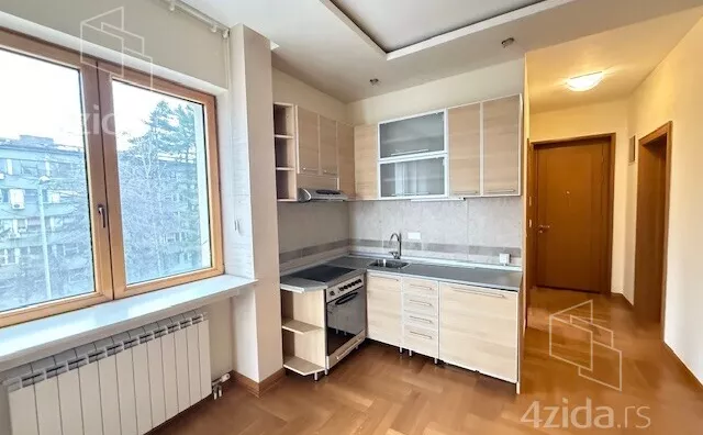 Šestosoban stan | 4zida