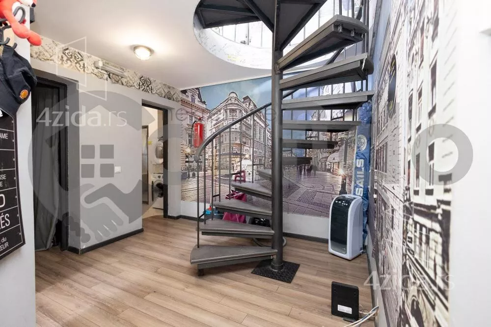 Šestoiposoban stan | 4zida