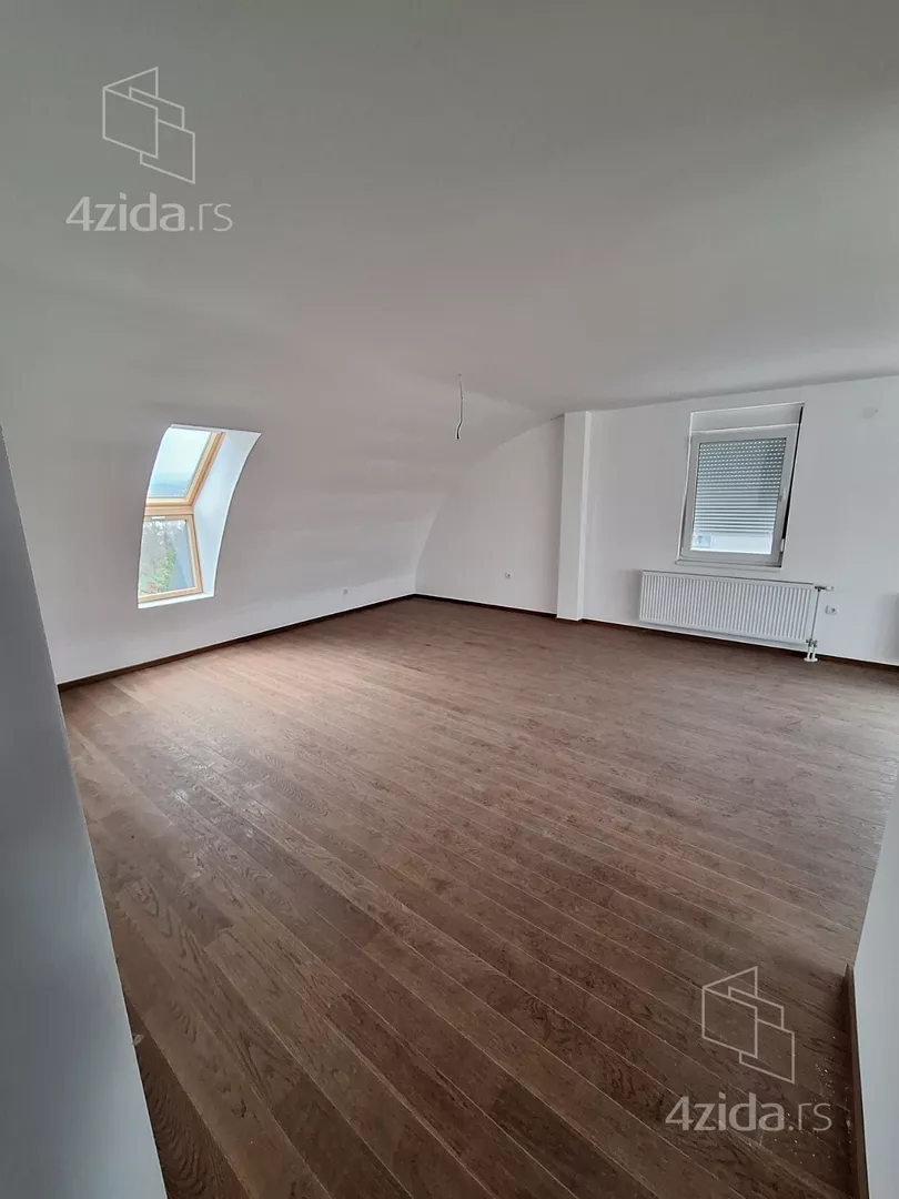 Šestosoban stan | 4zida