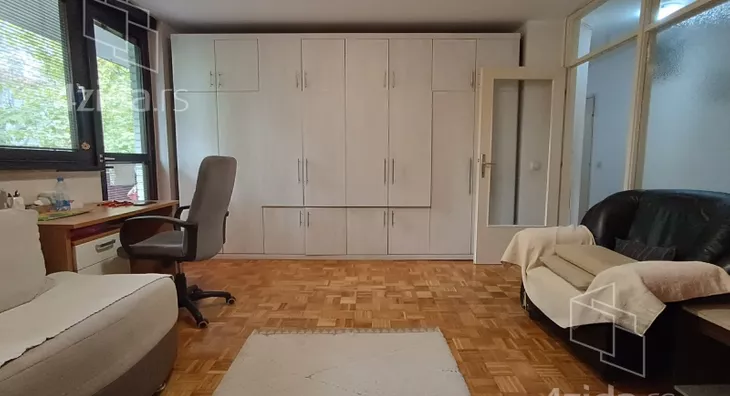 Četvoroiposoban stan | 4zida