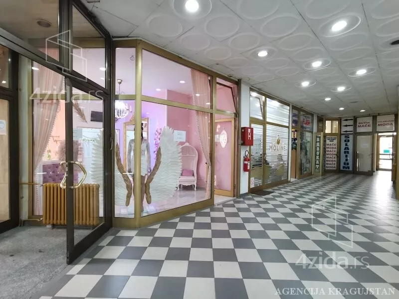 Poslovni prostor | 4zida