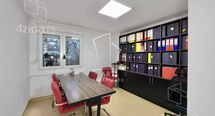 Poslovni prostor | 4zida