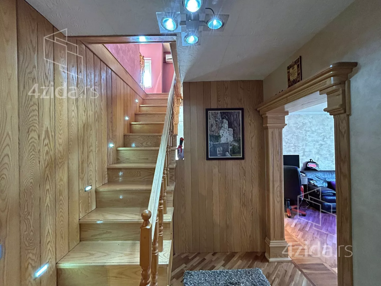 Četvoroiposoban stan | 4zida