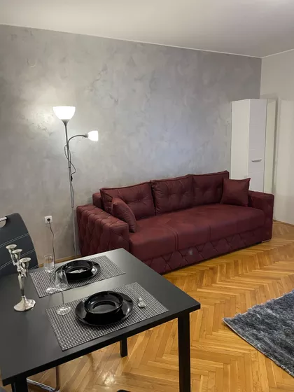 Petra Drapšina | 4zida.rs