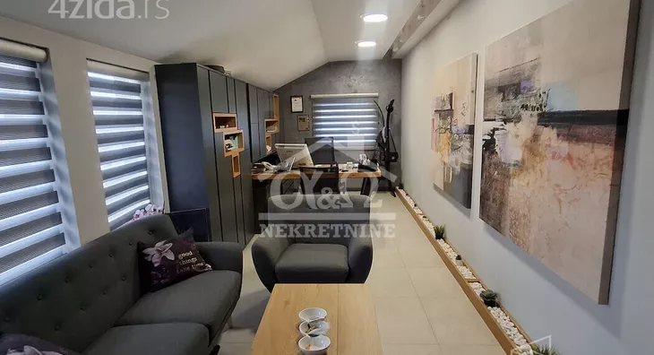 Poslovna zgrada | 4zida