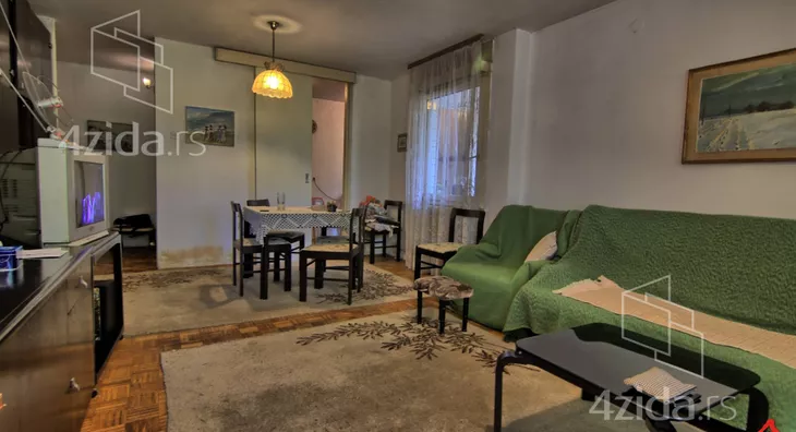 Troiposoban stan | 4zida