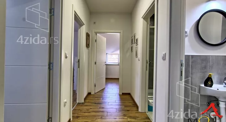 Četvoroiposoban stan | 4zida