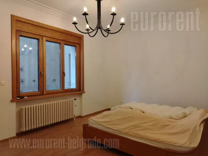 KNEZ MIHAILOVA | 4zida.rs