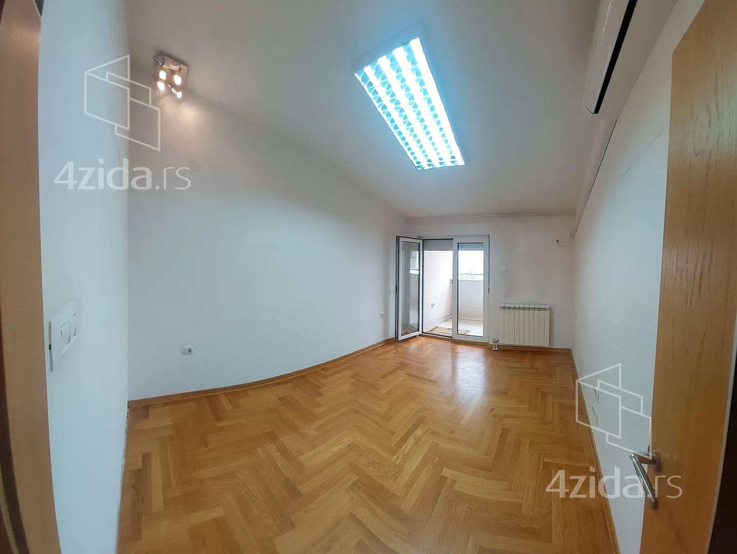 Petosoban stan | 4zida