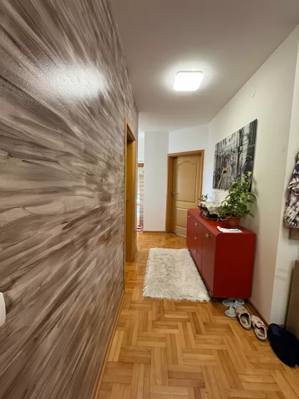 Sedmog Jula | 4zida.rs