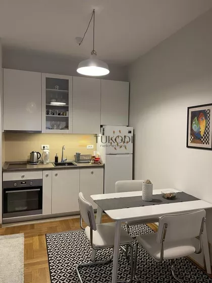 SKENDER BEGOVA | 4zida.rs