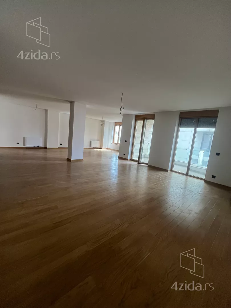 Petosoban stan | 4zida