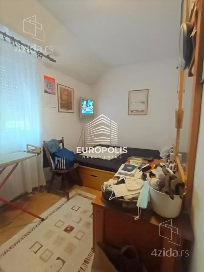 Šestosoban stan | 4zida