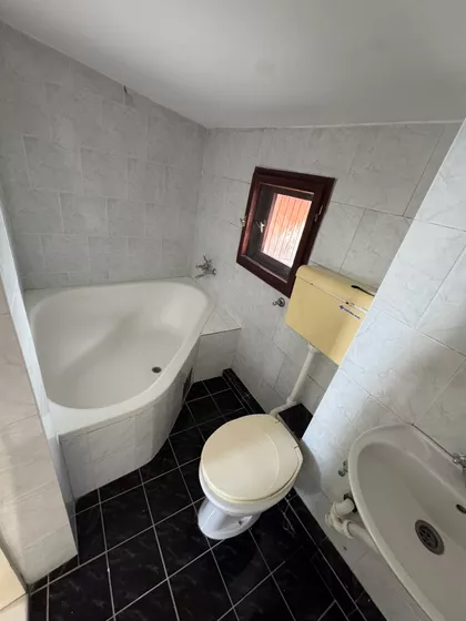 Vojvođanska 1 | 4zida.rs