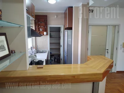 DEDINJE BELI DVOR | 4zida.rs