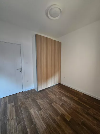 Zmaj Jovina | 4zida.rs