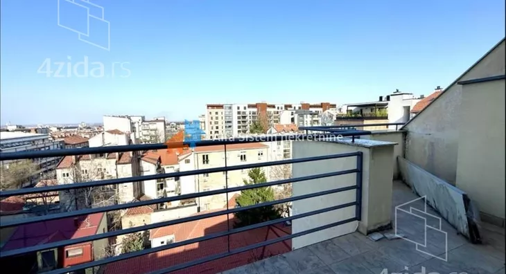 Šestosoban stan | 4zida