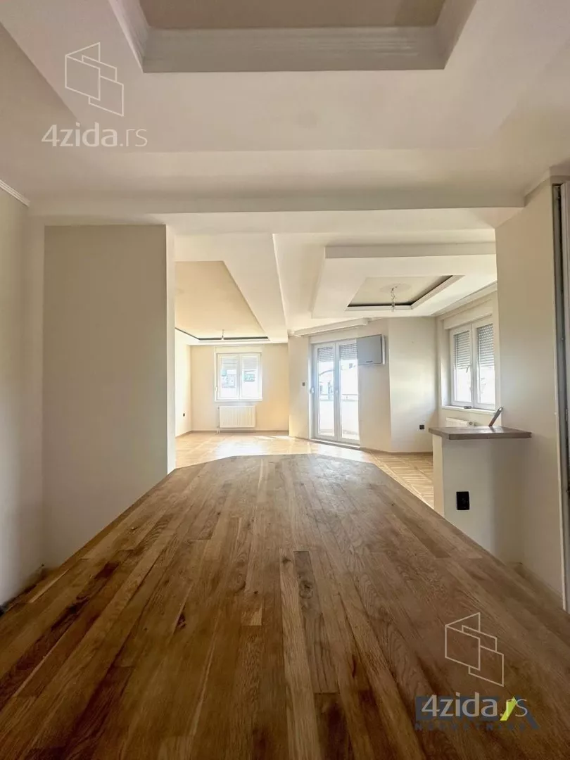 Petosoban stan | 4zida