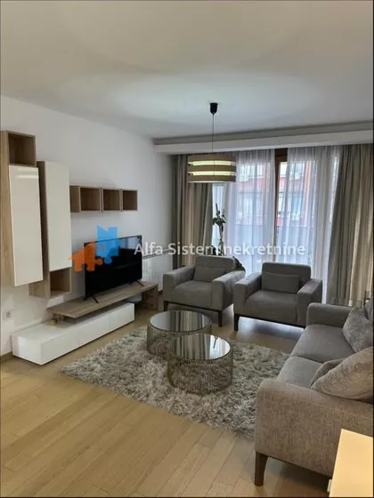 Crveni Krst Vračar | 4zida.rs