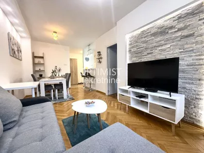 Poenkareova | 4zida.rs