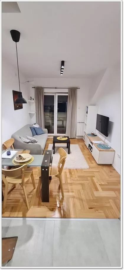 Marine Veličković | 4zida.rs