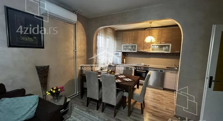 Šestosoban stan | 4zida