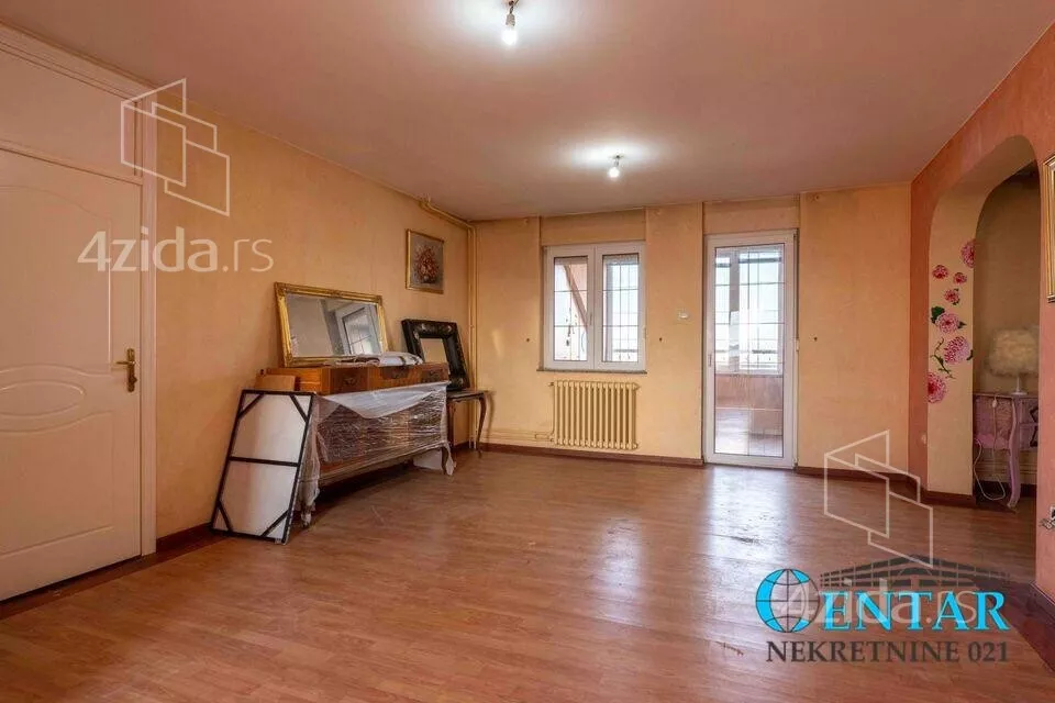 Petosoban stan | 4zida