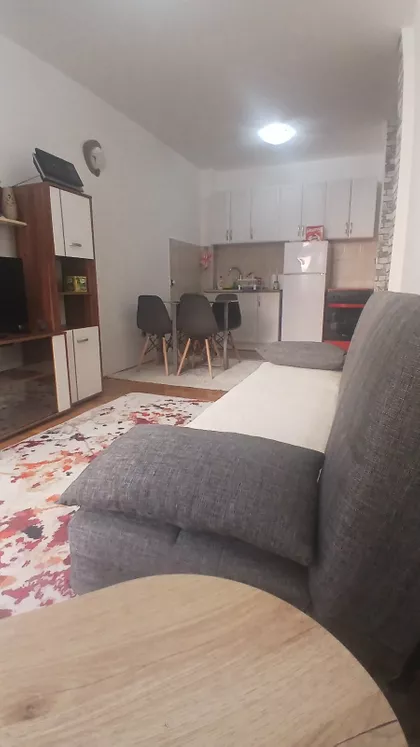 Sedamnaestog Oktobra 42 | 4zida.rs