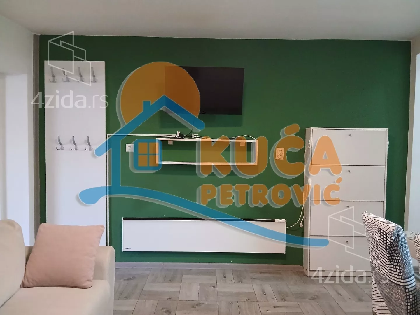 Jednoiposoban stan | 4zida