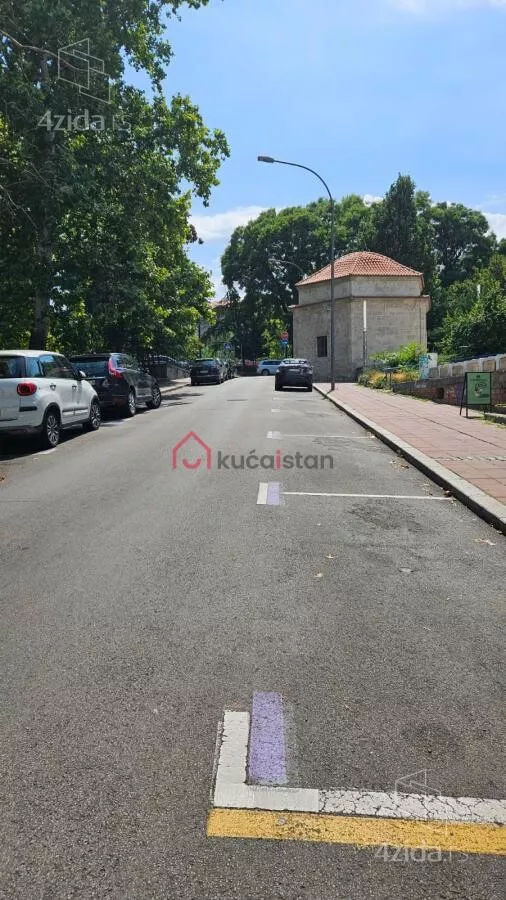 Četvoroiposoban stan | 4zida